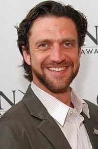 劳尔·埃斯帕扎