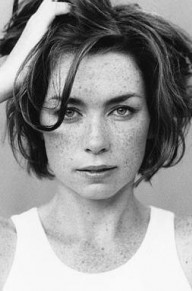 朱丽安妮·尼科尔森