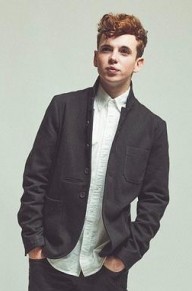 劳利·基纳斯顿