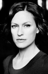 妮娜·克龙耶格尔